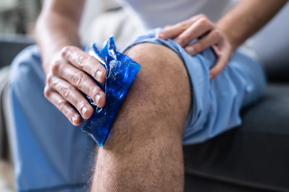 How to cure a knee joint pain